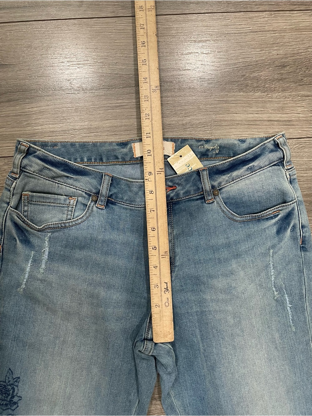 NWT Sundance Magnolia Floral Embroidered Jeans Size 30 - Picture 6 of 7